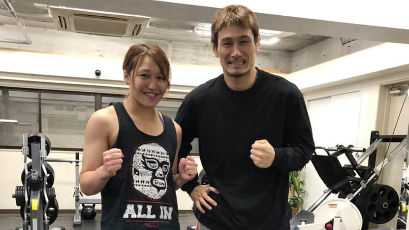 朱里さんのインスタグラム写真 - (朱里Instagram)「住村選手とジムで久々にお会いしましたー🤩 29日試合頑張ってください😎 カナたんも29日試合😊  がんばれーーーーーー！！！！！！！！ #mma #Bellator ＃rizin」12月23日 14時01分 - syuri_official