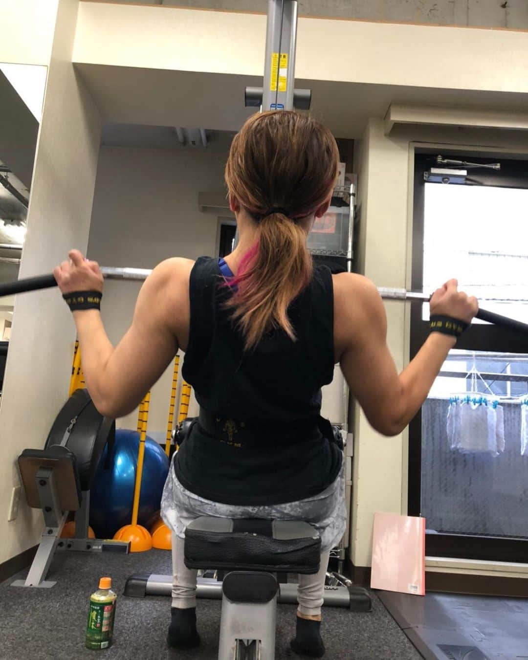 朱里さんのインスタグラム写真 - (朱里Instagram)「training🧡  #training #fitness #fitnessgirl #gym #gymgirl #fit #muscle #diet #body #トレーニング　#フィットネス #ジム」12月23日 14時10分 - syuri_official