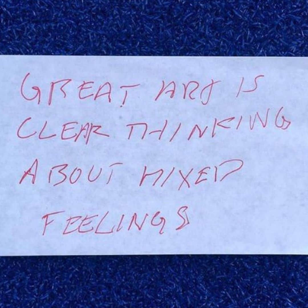 ナオミ・シマダのインスタグラム：「a post-it of a w.h. auden quote written out by john baldessari for @hansulrichobrist ~ rip john 🥀」