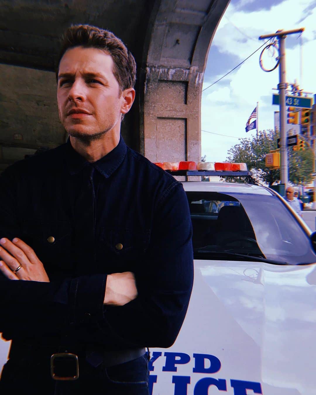 ジョシュア・ダラスのインスタグラム：「Season 2 of @nbcmanifest premiers TONIGHT! On @nbc at 10pm! #manifest #season2 #828 #nbc」