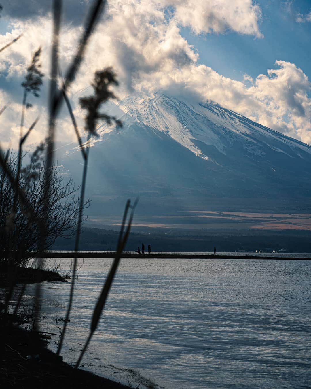 Joshさんのインスタグラム写真 - (JoshInstagram)「There's never enough of Mt. Fuji. . . . . . #naturelandscape #bestjapanpics #moodygrams #explorejp #japanawaits #photo_jpn #tokyocameraclub #art_of_japan #hubsplanet #team_jp #igersjp #jp_mood #igmasters #ig_color #createexplore #way2ill #all2epic #beautifuldestinations #discovertokyo #discoverearth #lifeofadventure #japan #tokyo #東京 #日本 #fatalframes #color_of_the_day #ourmoodydays #東京カメラ部」1月7日 9時06分 - joshtaylorjp