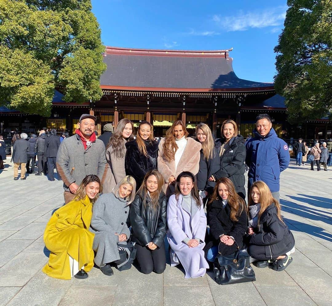 MALIAさんのインスタグラム写真 - (MALIAInstagram)「⠀ ⠀ ⠀  会社のみんなと初詣⛩🙏🏼♥️﻿ ﻿ ねずみ＝寝ず身﻿ という意味も解釈され🐭﻿ 働き者の年だね今年も頑張ろう🤟🏽と﻿ 話した瞬間のみんなの笑顔が﻿ 引きつってたぁー🤣🤣🤣🤣🤣﻿ ﻿ 働き者だけじゃないよ📝﻿ 財を生み、蓄えるシンボルでもあるし、﻿ 繁殖能力が高く子孫繁栄とも言われてるし、﻿ 素早く知的な行動と子宝と財に﻿ 恵まれるのが子年🐭とも言われてるの✨﻿ 十二支の中でも一番最初の干支だから﻿ 新しい事を初めるのも良いとされてるよね♥️﻿ ﻿ そんな子年🐭の年女は2人♥️♥️﻿ スタッフの皆には﻿ 今年もみんなで楽しく仲良く﻿ 力を合わせてパワー発揮してって﻿ 欲しいですっ👍🏽👍🏽👍🏽﻿ ﻿ そして今朝は無病息災を祈って﻿ 七草粥🥢🙏🏼♥️✨﻿ ﻿ みんなも素敵な1日、1年にしてね🌹﻿ #1月はお祈り行事が満載🙏🏼﻿ #感謝をして1年をはじめましょ﻿ #初詣 #去年の御礼をして﻿ #七草粥 #無病息災 #祈って﻿ #日本人大忙し #日本に産まれて﻿ #良かったと思うイベント盛り沢山」1月7日 9時16分 - maliarehman