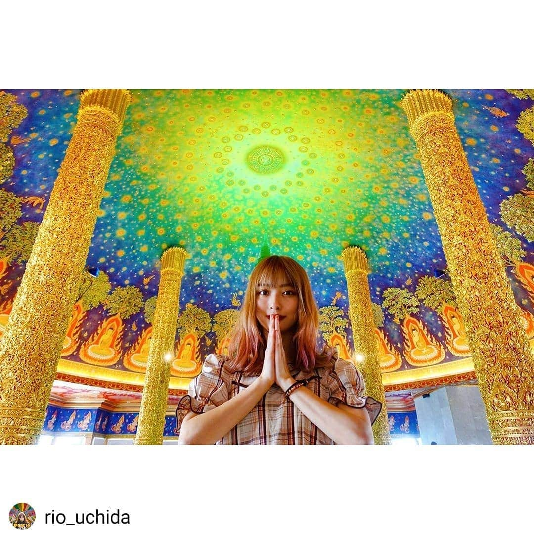 タイ国政府観光庁さんのインスタグラム写真 - (タイ国政府観光庁Instagram)「⠀ 女優の #内田理央 さんが、インスタグラムで爆発的に拡散され話題の「ワット・パークナム」を訪れてくれたそうです😘✨⠀⠀ ⠀ まるでアートのような鮮やかな天井画が描かれていてとっても神秘的🌠⠀ ⠀ #タイ #バンコク #女子旅 #タイ寺院 #お寺巡り #ワットパークナム #watpaknam #はじめてのタイ #こんなタイ知らなかった⠀ ⠀ #Repost @rio_uchida⠀ • • • • •⠀ #สวัสดีค่ะ⠀ #watpaknam⠀ #tailand⠀ #bankok」1月7日 9時23分 - amazingthailandjp