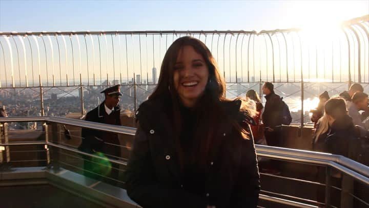 ミッチェル・オルベラのインスタグラム：「De los mejores viajes que he tenido realmente fue este a NY 😍🗽 y con la mejor compañía!!!! Que este 2020 sea de conocer lugares nuevos 🌎❤️ . . 🎥: @kevinburyoficial」
