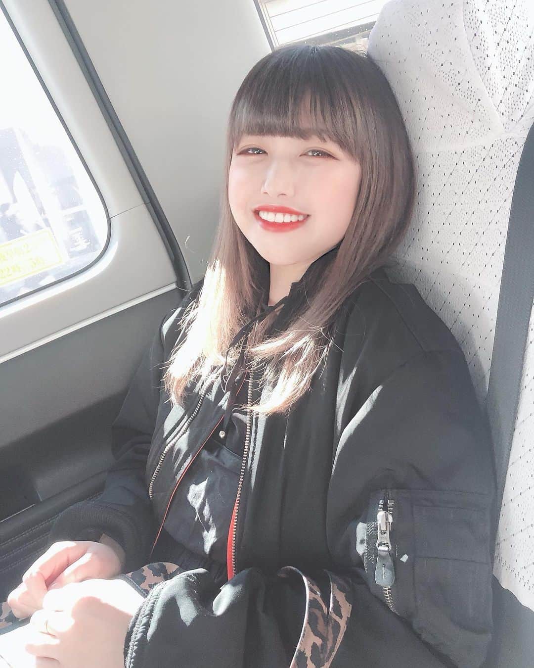 美月リカのインスタグラム：「毎日笑顔ではっぴー😙」