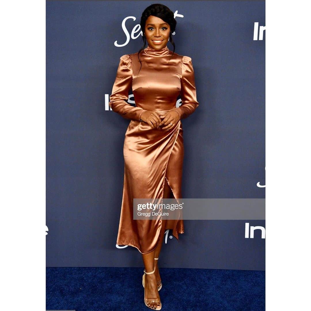 のインスタグラム：「Feeling silky smooth in this @reformation dress! Thanks @thealist.us 😘😘😘 Make Up- @meccadickerson  Hair- @hairjunkierandy  @lorealmakeup  #InstyleWBGlobes」