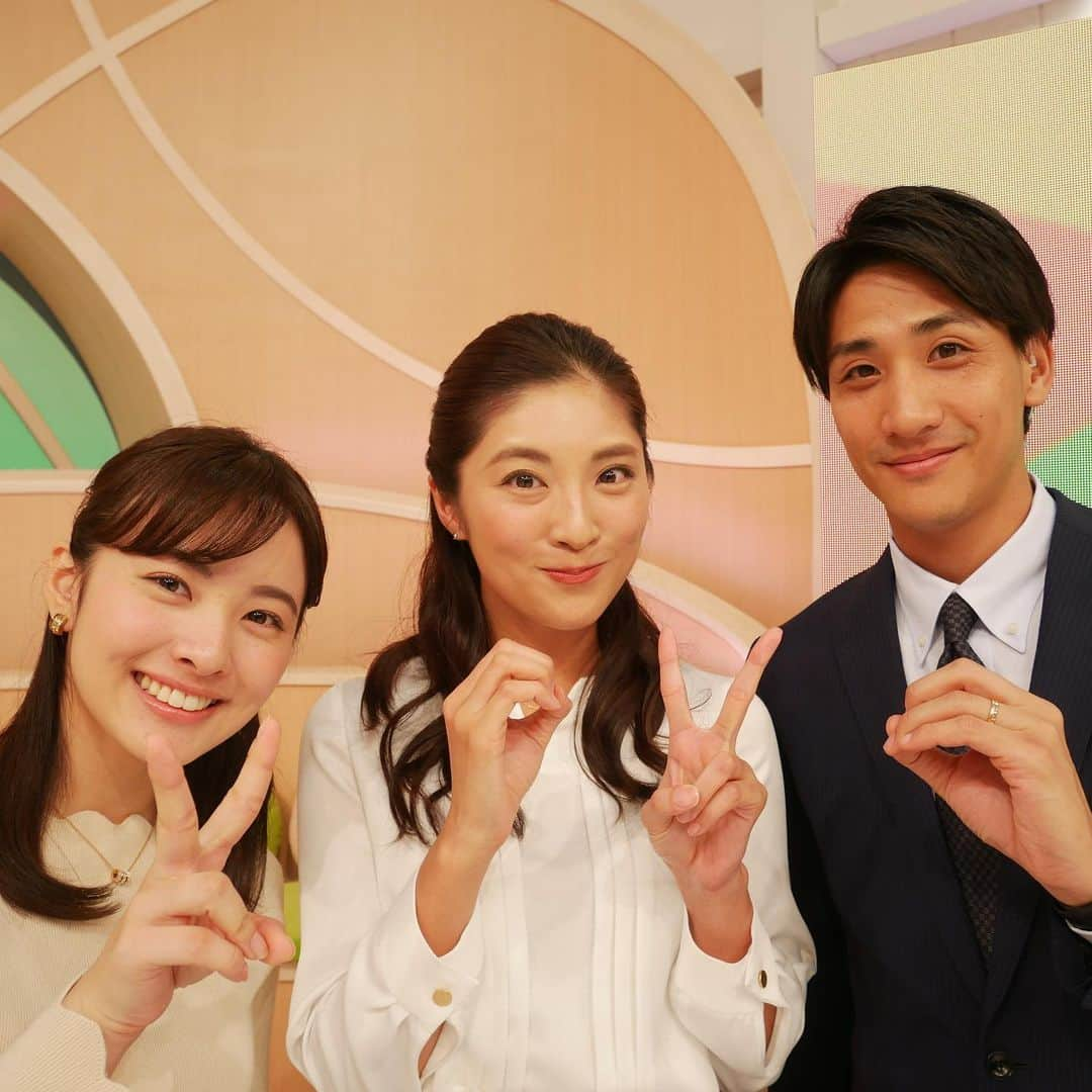 岩本乃蒼さんのインスタグラム写真 - (岩本乃蒼Instagram)「news zero初め🎍﻿ ことしも皆さま﻿ よろしくお願いいたしまうす🐭 ﻿ そんな2020東京五輪開幕まで﻿ 200日をきりました🏃‍♀️﻿ 山本アナと河出アナと✌️👌✌️👌﻿ ﻿ #2020も様々な現場から伝えます﻿ #取材初めは箱に入ってみる﻿ #なんでもやってみるが大切 #さよならの今日に」1月7日 2時43分 - noa_iwamoto