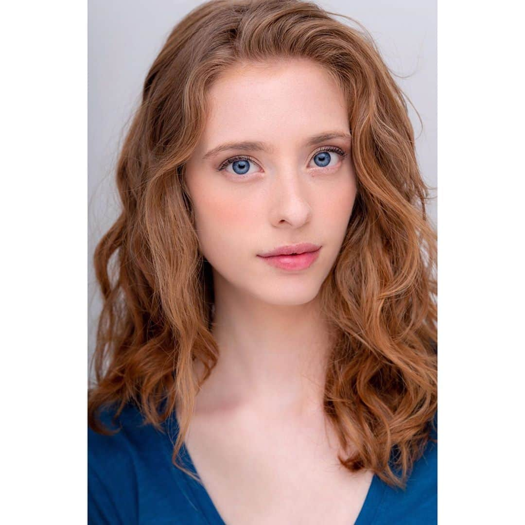 アシュリン・ピアースさんのインスタグラム写真 - (アシュリン・ピアースInstagram)「New year, new headshots! ✨  #actress #actor #AshlynPearce #LosAngeles #Hollywood #Headshot #Theatrical #Movies #Film #Television #Dreams #Goals #Artist #Love #Pretty #BestPicture #StraightHair #CurlyHair #RedHeads #FearlessFemales #Strong #Inspire #Passion #Script #Scenes #Beautiful #SpeakYourself #LoveYourself #Model #Director」1月7日 3時01分 - ashlynpearce