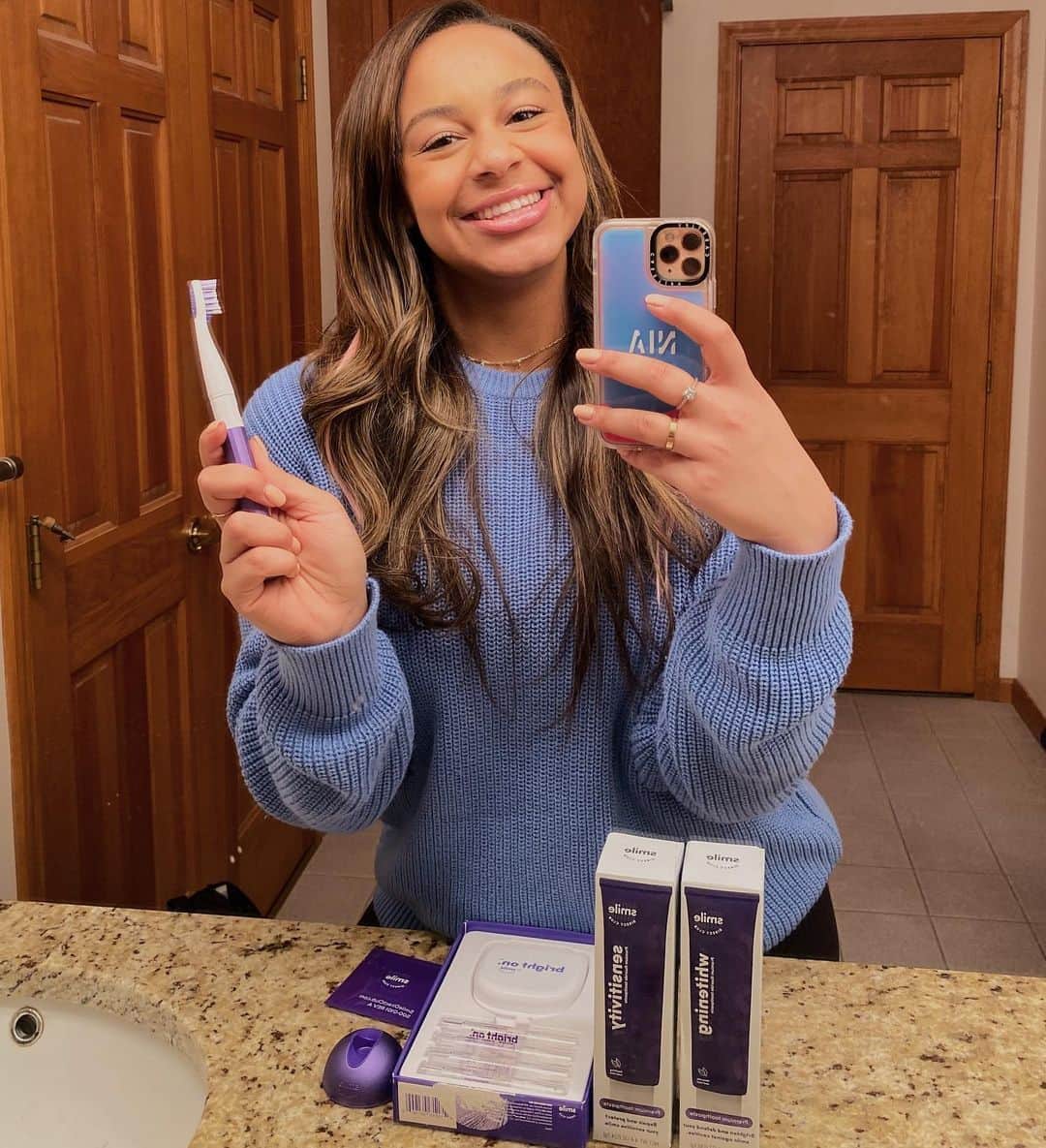 Nia Sioux Frazierさんのインスタグラム写真 - (Nia Sioux FrazierInstagram)「Starting off 2020 right by taking care of my oral hygiene thanks to @smiledirectclub. They just launched new products like this electric toothbrush, and I’m obsessed! You can buy their bright on whitening kit and electric toothbrush now at @Walmart and online!  Also look out for their toothpaste, and other products, coming soon!  #smiledirectpartner」1月7日 3時48分 - niasioux