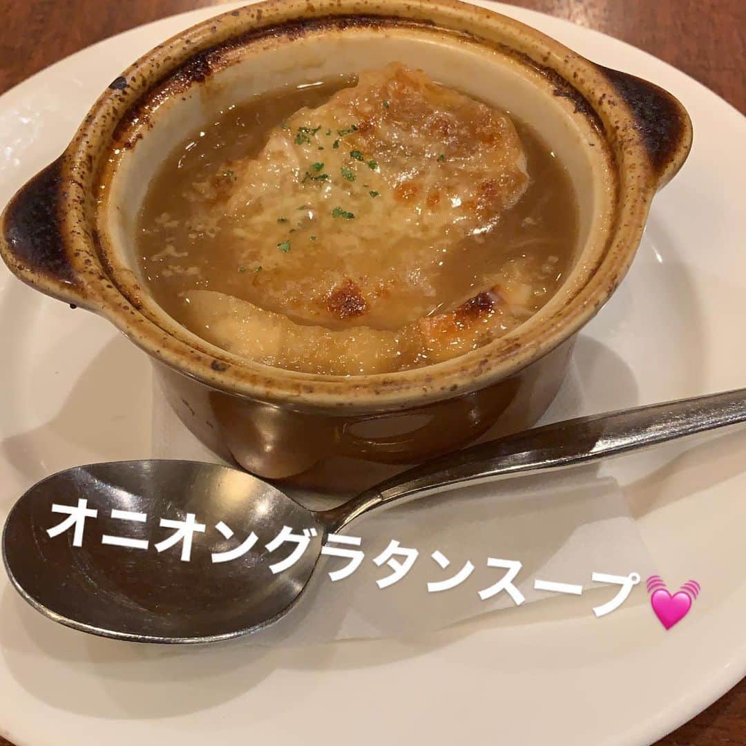 椿姫彩菜のインスタグラム：「今日教えてもらいながらはじめてストーリーズやってみたーー！！！！大人になりました💓💓💓 ちょこちょこ1人でできるようにがんばります💓  よかったらインスタもフォローしてね🥰」