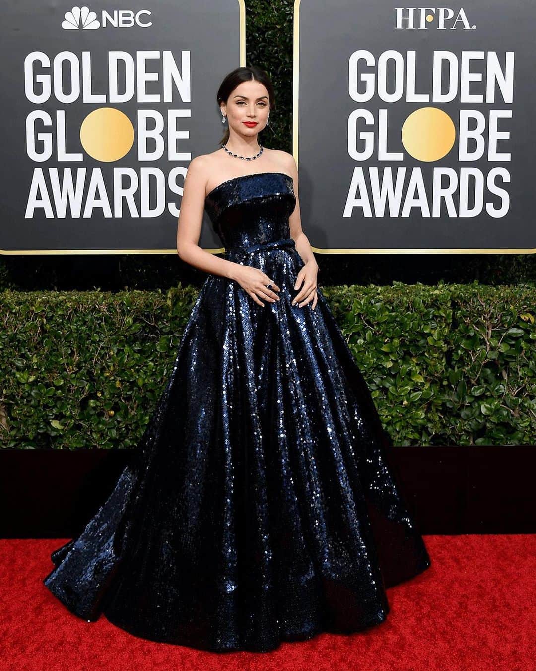 アナ・デ・アルマスのインスタグラム：「Last night was so so incredibly special! My first @goldenglobes ! To be nominated alongside incredible artists was a huge honor. There’s truly no competition, it was all a big fun party celebrating each other and the hard work. I’m so happy I got to experience this last night. ✨♥️ Thank you @ralphandrusso for the most gorgeous dress! Unforgettable. xx」