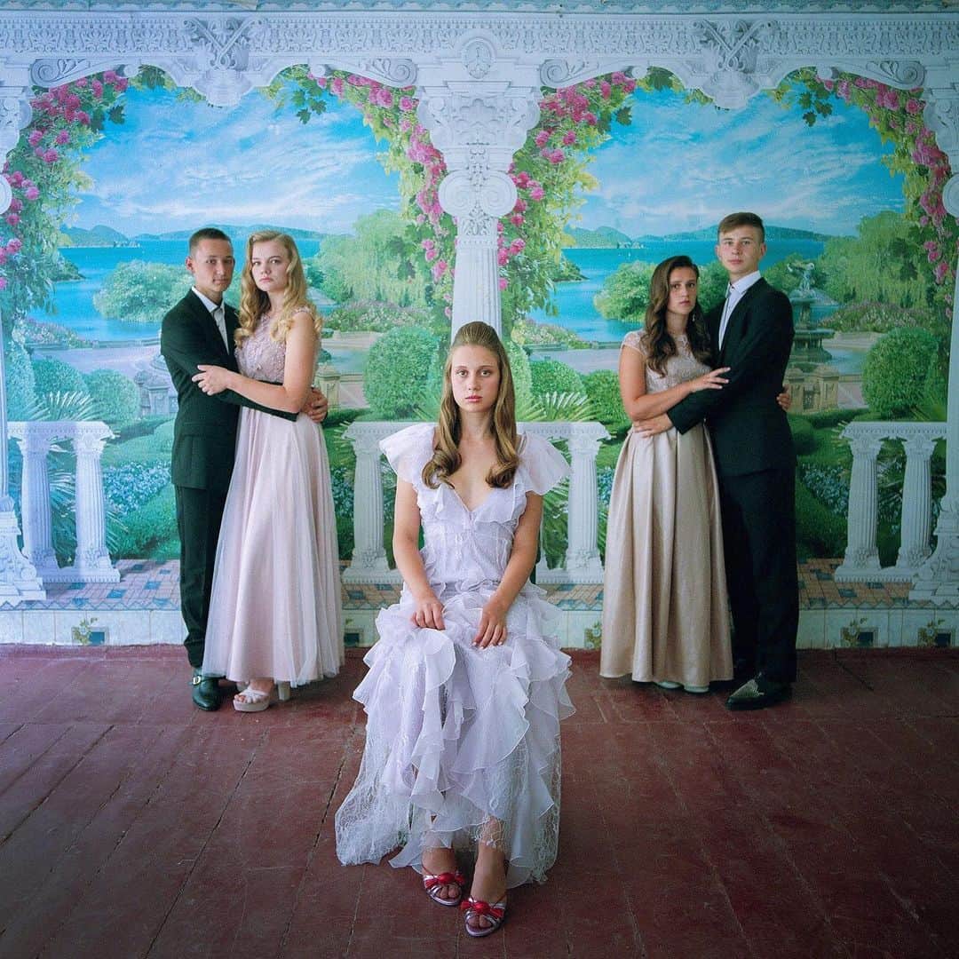 The New Yorkerさんのインスタグラム写真 - (The New YorkerInstagram)「Michal Chelbin’s prom photographs of Ukrainian students capture teens on the verge of an uncertain adulthood, causing viewers to consider the possible futures of these young people, and of their country. See more at the link in our bio. Photographs by @michal_chelbin.」1月7日 4時43分 - newyorkermag