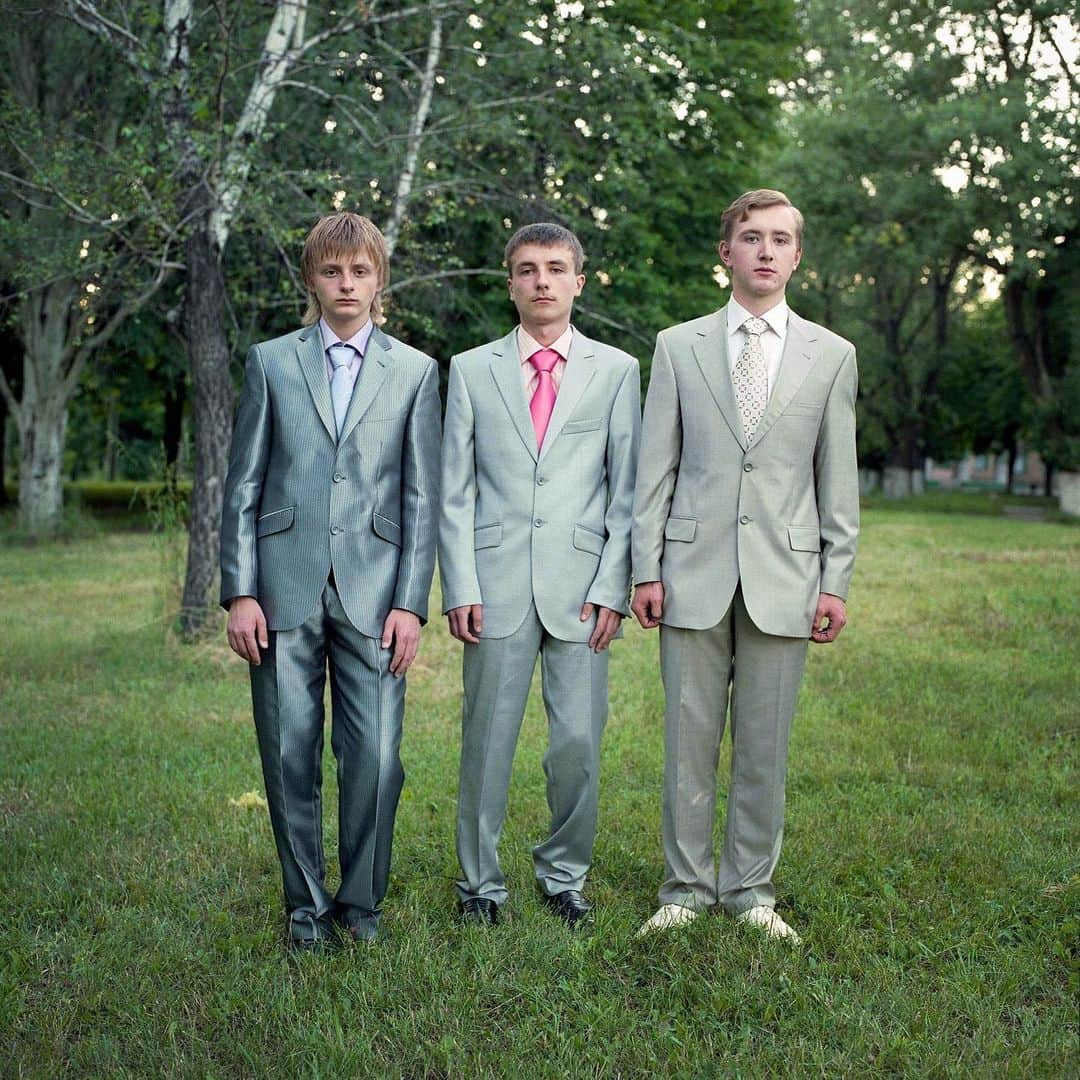 The New Yorkerさんのインスタグラム写真 - (The New YorkerInstagram)「Michal Chelbin’s prom photographs of Ukrainian students capture teens on the verge of an uncertain adulthood, causing viewers to consider the possible futures of these young people, and of their country. See more at the link in our bio. Photographs by @michal_chelbin.」1月7日 4時43分 - newyorkermag