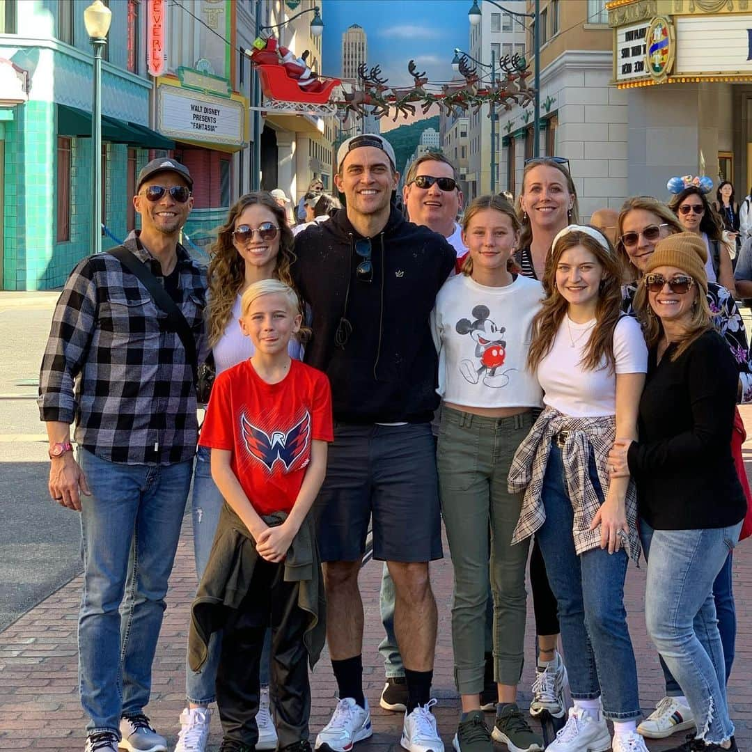 シャイアン・ジャクソンさんのインスタグラム写真 - (シャイアン・ジャクソンInstagram)「@disneyland adventure with the family today.  #HappiestPlaceOnEarth」1月7日 5時05分 - mrcheyennejackson