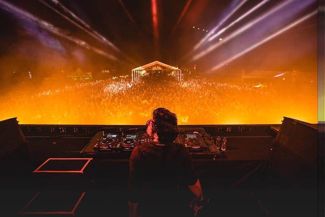 Spinnin' Recordsさんのインスタグラム写真 - (Spinnin' RecordsInstagram)「It must feel amazing being up there on stage in HongKong! 🇭🇰 ​ ​#HongKong #Creamfields #KSHMR #SpinninRecords - @KSHMR @creamfieldshk」1月7日 5時09分 - spinninrecords