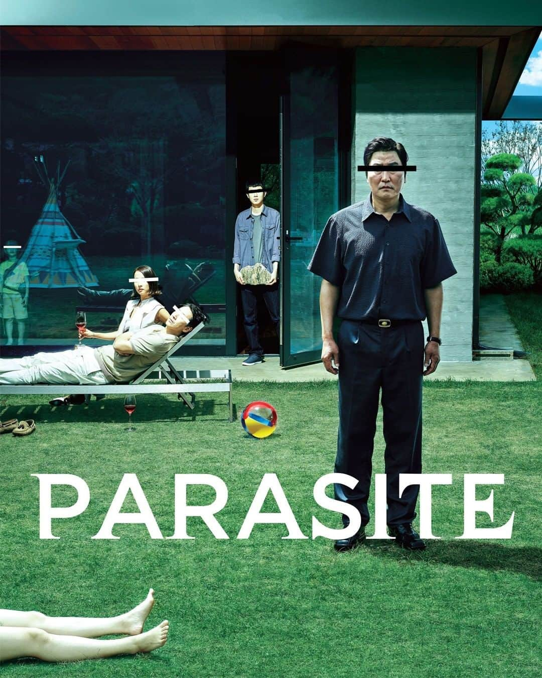 HYPEBEASTさんのインスタグラム写真 - (HYPEBEASTInstagram)「#hypeflix: Congratulations to Bong Joon Ho's #Parasite, a South Korean dramatic comedy about a poverty-stricken family who hustles a wealthy family with unintended consequences, won the #goldenglobe for best foreign-language film. Tag your friends if they haven't seen the film.⁠ Photo: CJ Entertainment」1月7日 5時15分 - hypebeast