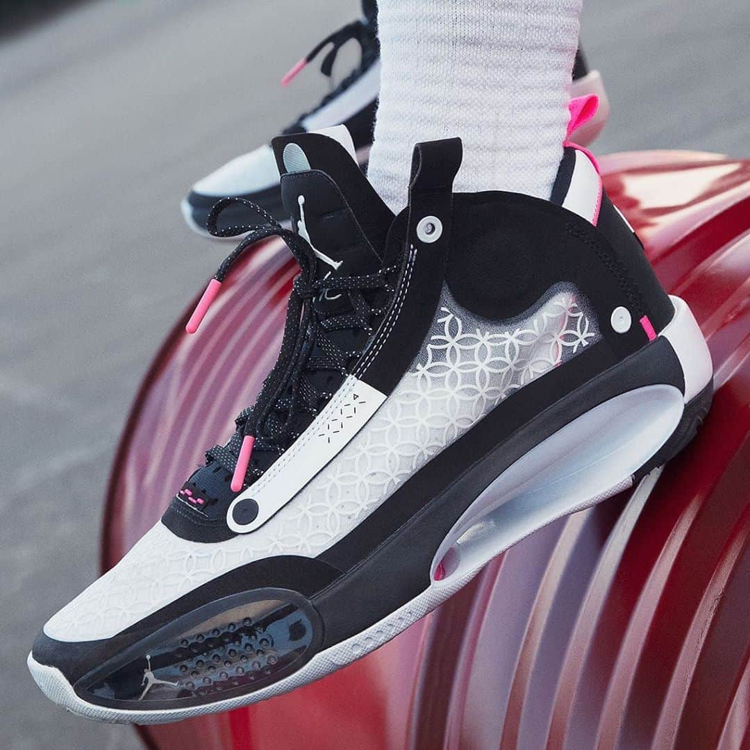 Sneaker News x Jordans Dailyさんのインスタグラム写真 - (Sneaker News x Jordans DailyInstagram)「The Air Jordan 34 “Chinese New Year” commemorates the Year of the Rat with a patterned upper and vibrant neon pink accents 👀 Tap the link in the bio to grab a look at the full capsule #jordansdaily」1月7日 5時20分 - jordansdaily