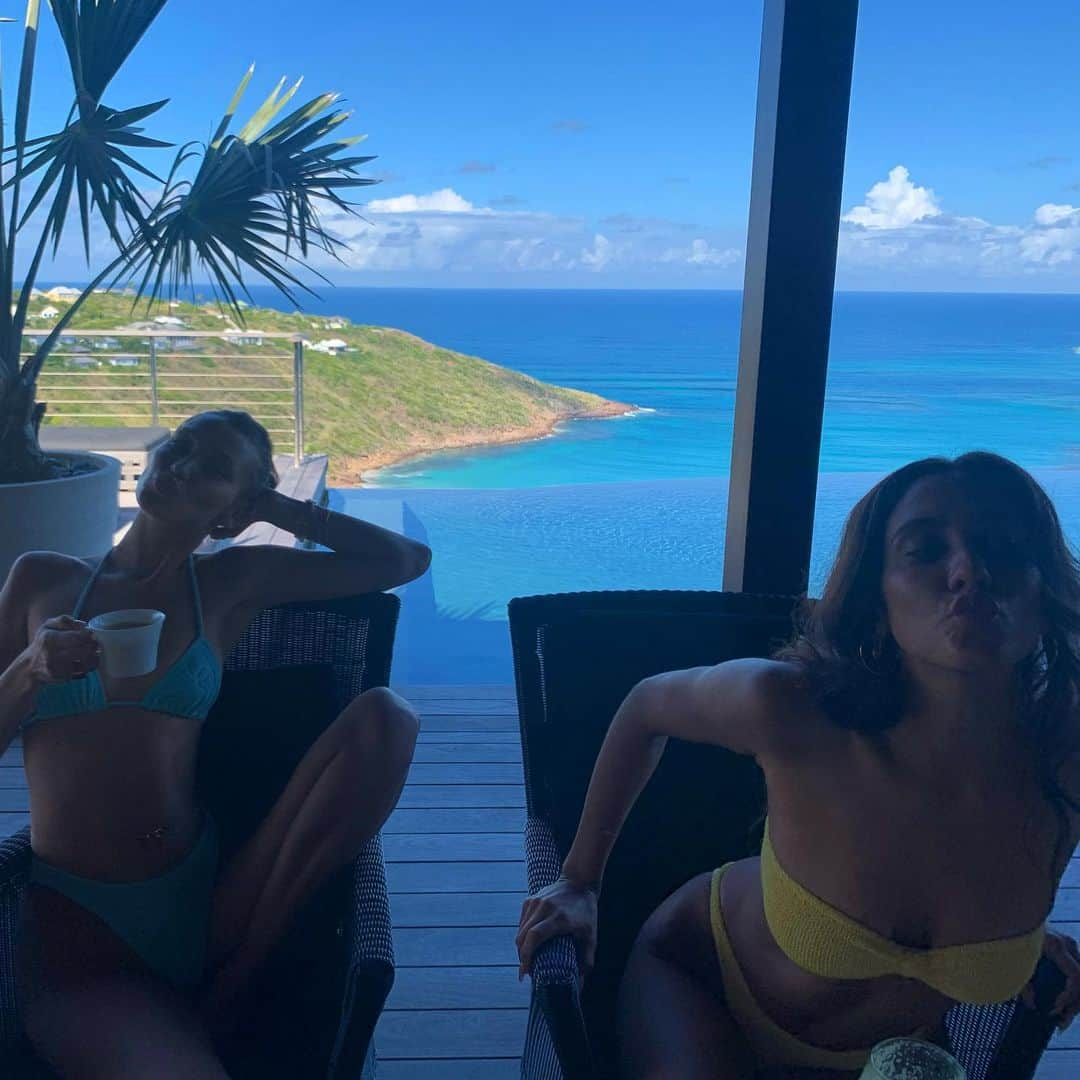 ベラ・ハディッドさんのインスタグラム写真 - (ベラ・ハディッドInstagram)「hour 96 with Janet」1月7日 5時28分 - bellahadid