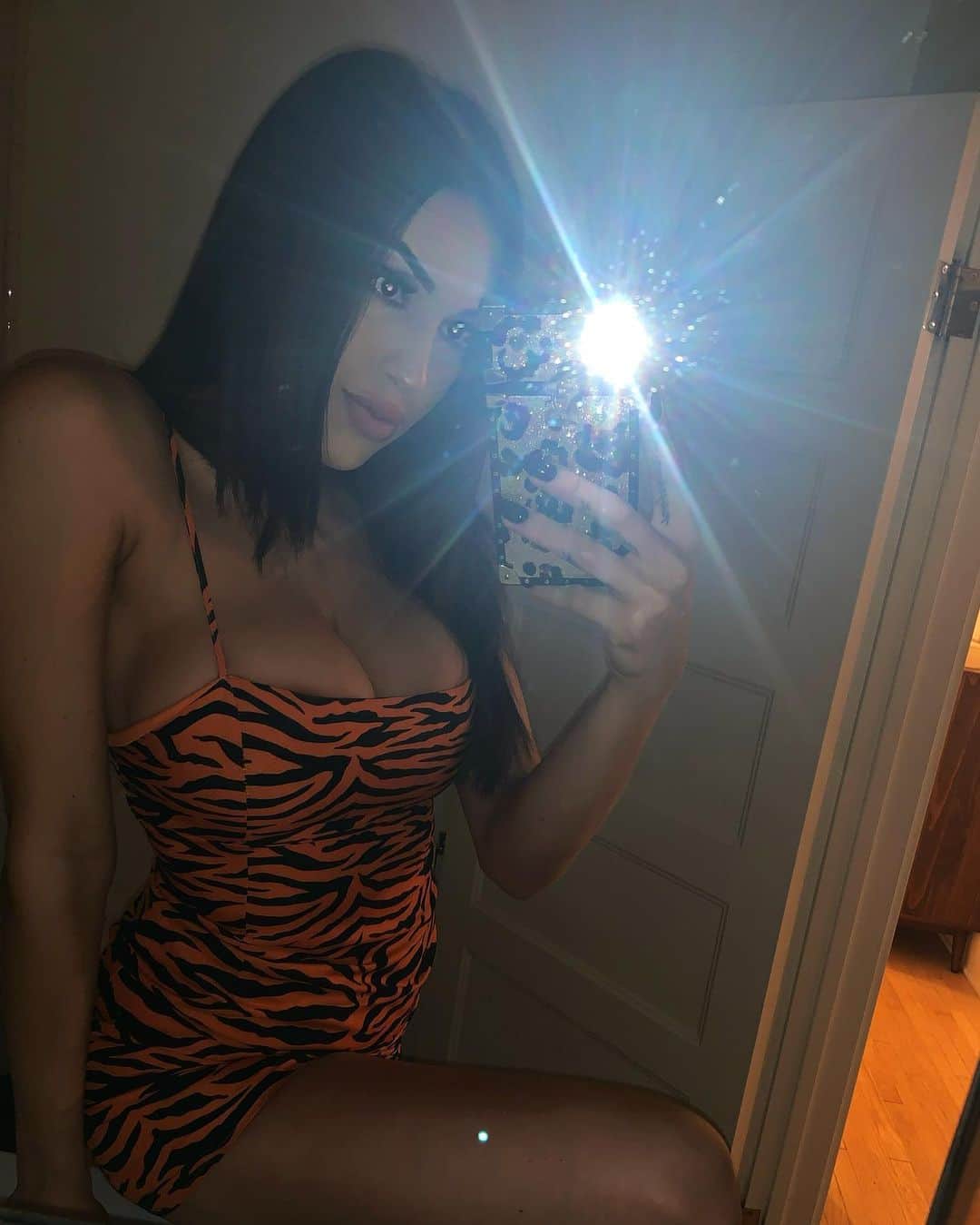 のインスタグラム：「Can you believe there are still people who don’t follow me on Twitter?! Yeah super crazy... it’s not too late though. Add me on there since I DO NOT have a snap account!  @badgirlraineyj」