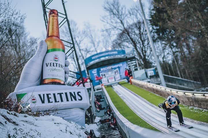 小林陵侑のインスタグラム：「ジャンプ週間4位で終了 Thanks a lot for your support📣 @vierschanzentournee  #土屋ホーム #skijump #スキージャンプ #小林陵侑 #ryoyukobayashi #ジャンプ週間　#redbull 📸 @dominik_angerer」