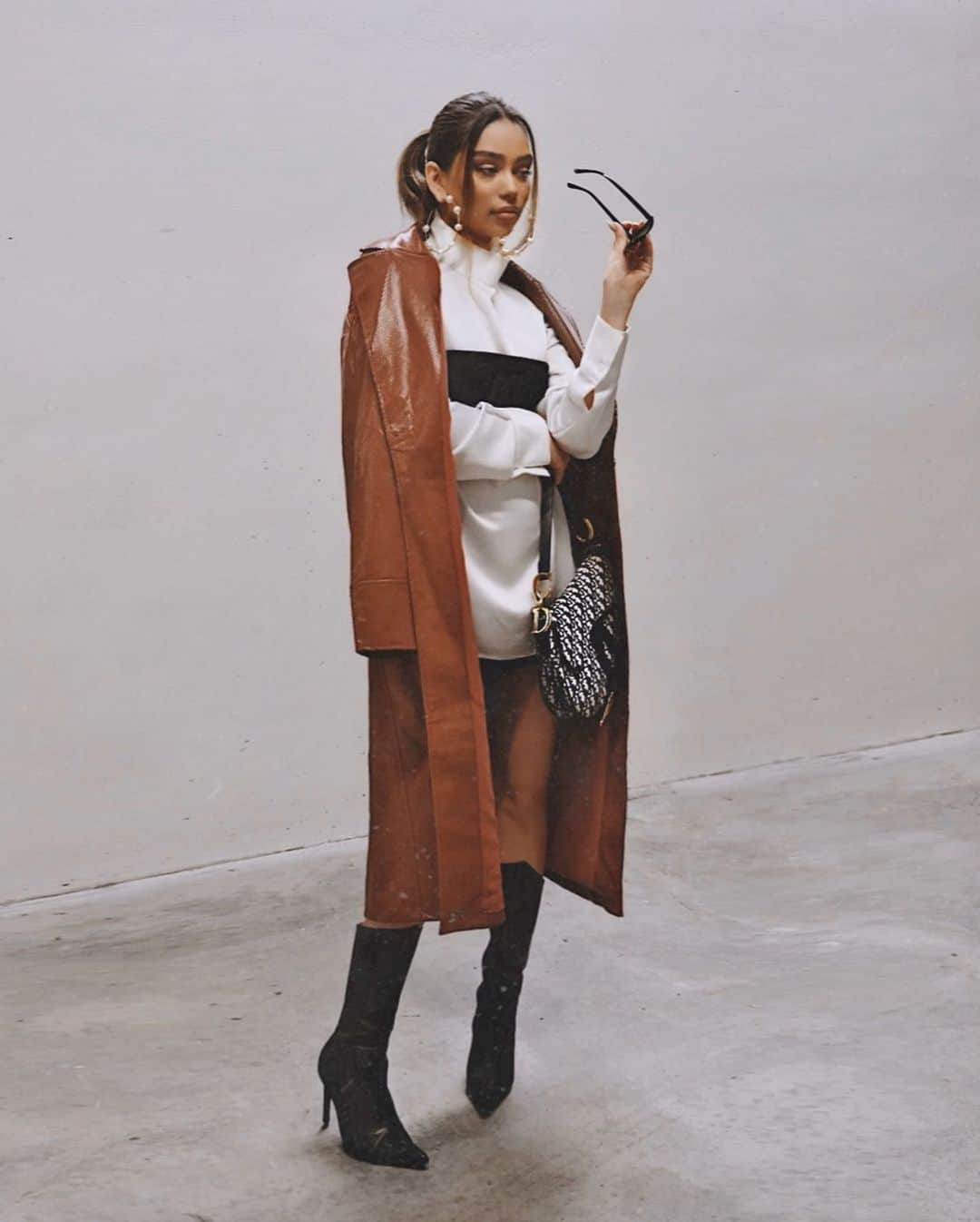 JANICE JOOSTEMAさんのインスタグラム写真 - (JANICE JOOSTEMAInstagram)「Let’s go for a drive boo  Wearing @revolve  @camilacoelhocollection coat @itsnbd black crop top #liketkit @liketoknow.it http://liketk.it/2IRiI」1月7日 7時02分 - janicejoostemaa