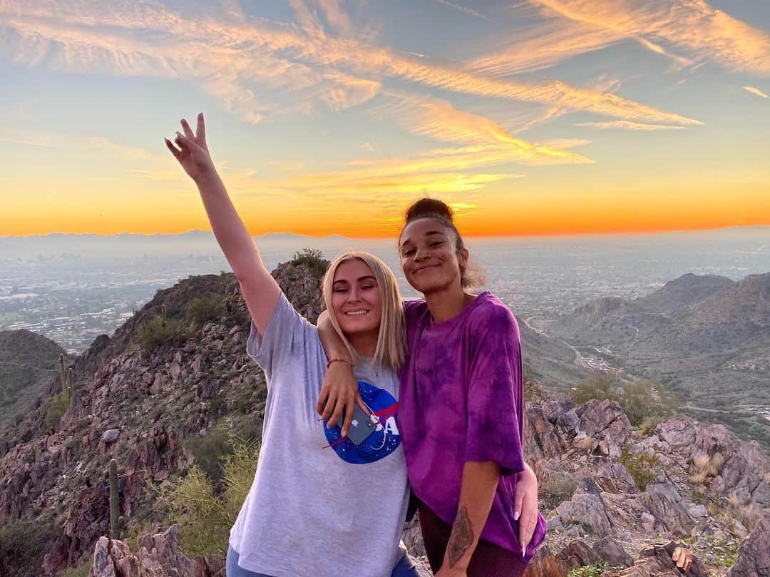 ジョディ・ウィリアムズのインスタグラム：「priceless moments ✨」