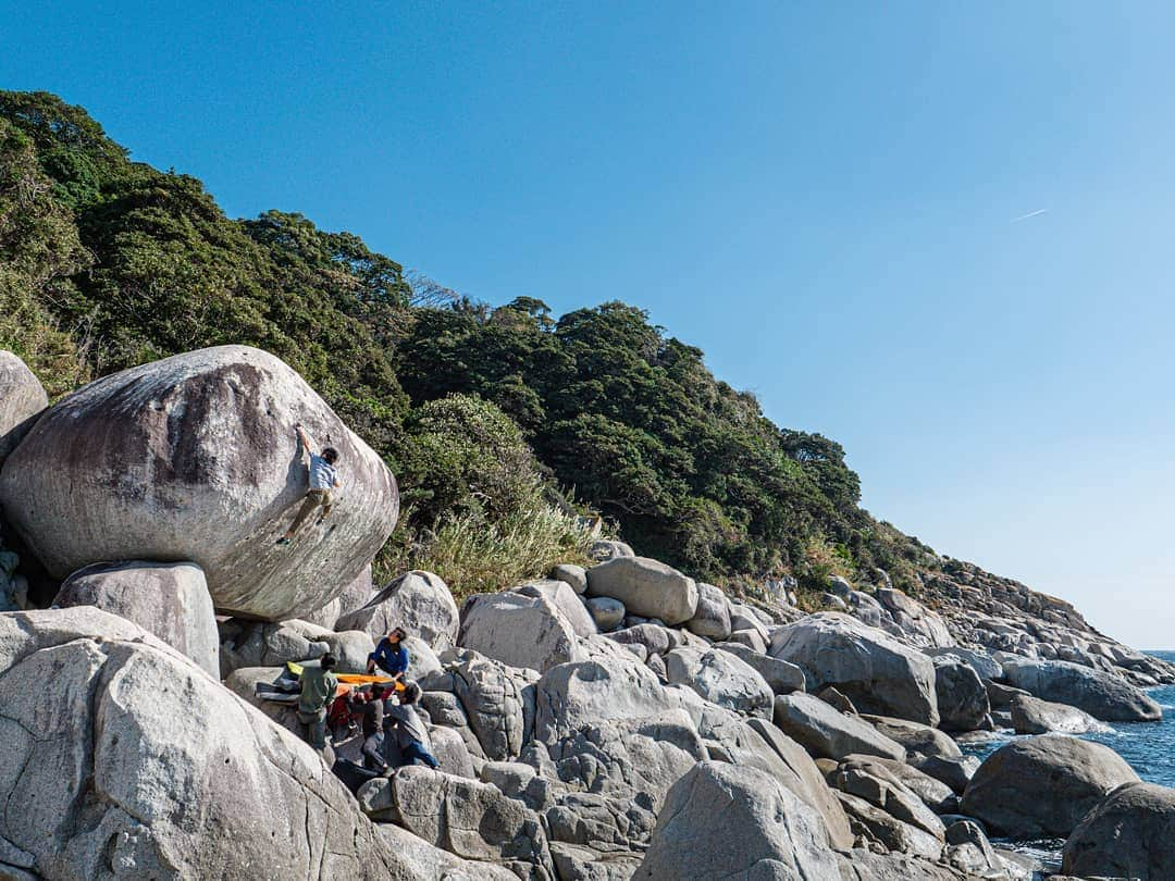 中島徹さんのインスタグラム写真 - (中島徹Instagram)「Kagoshima 2020  Problem: Team Play V8 Climber: @yamaguchi_climber  #wallaremeantforclimbing #rockclimbing #freeclimbing #bouldering #highboulder #graniterock #thenorthface #thenorthfaceclimb #tnfjp #鹿児島」1月7日 8時02分 - saruzaemon9