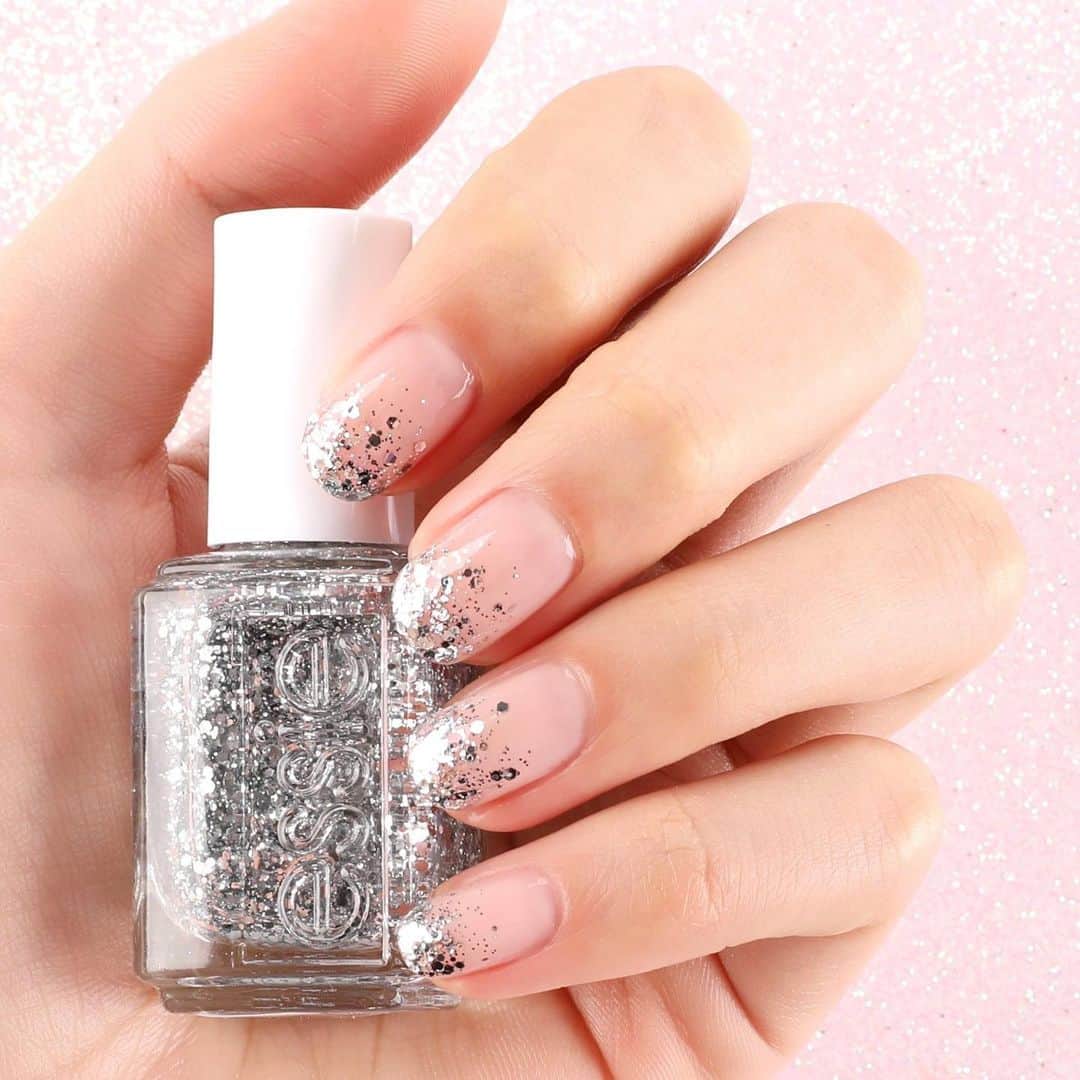 Target Styleのインスタグラム：「Glitter all the way! ✨ @essie」