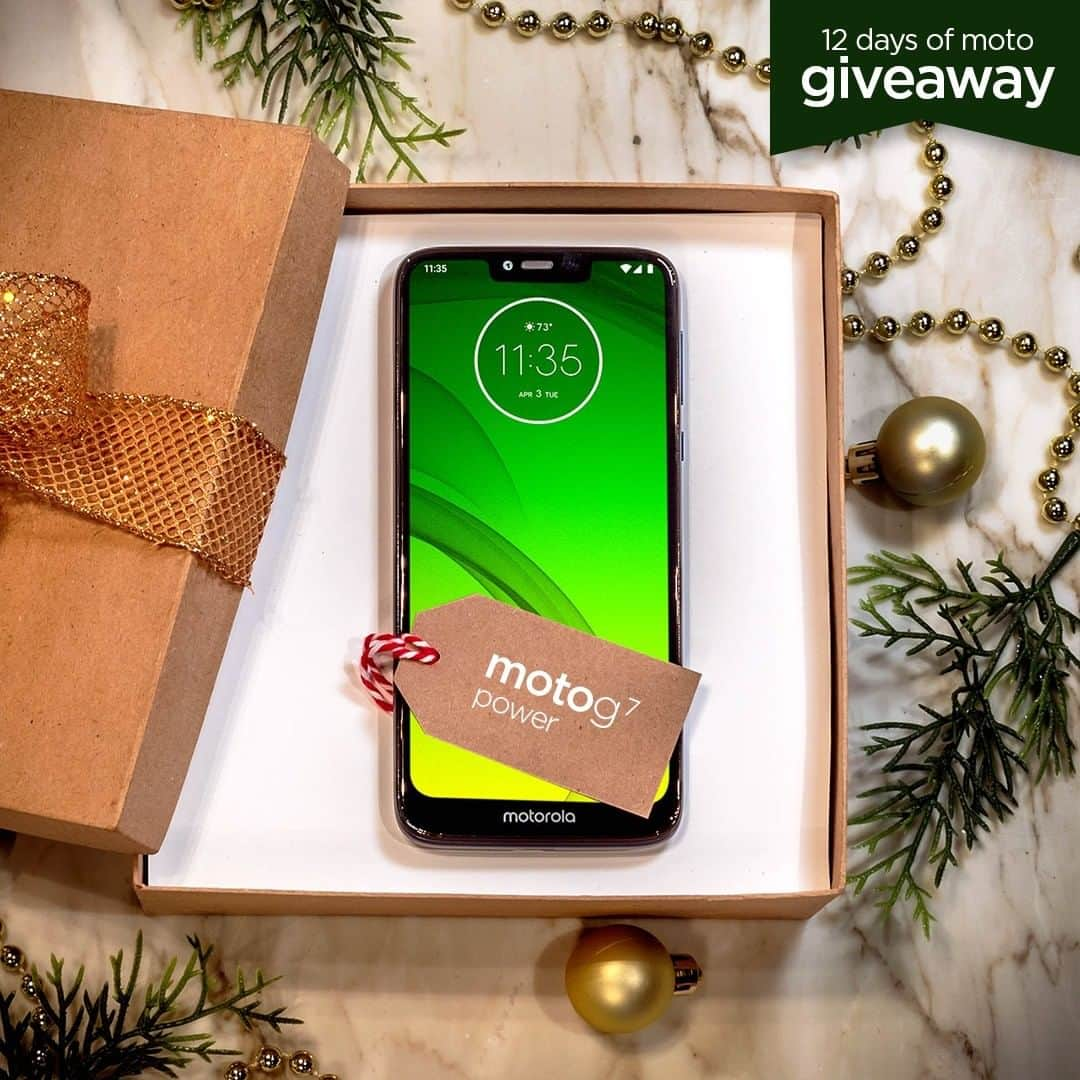 モトローラさんのインスタグラム写真 - (モトローラInstagram)「It’s a busy time of year, so we’re giving away three days of battery for the 10th day of moto. You could win a #motog7power when you follow @motorolaUS and tag two friends in the comments. #giveaway #motorola #win #12daysofmoto Rules in bio.」12月24日 0時00分 - motorolaus