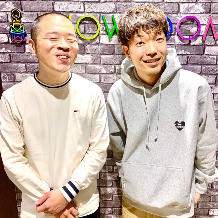 秋山賢太さんのインスタグラム写真 - (秋山賢太Instagram)「SHOWROOMアキナのホビーナイト年内ラストでした。ありがとうございました！ 来年もアキナのホビーナイト宜しくお願いします！  come sense新作パーカーもぜひ！  #アキナ #アキナのホビーナイト  #comesense」12月24日 0時01分 - akiyama.0624