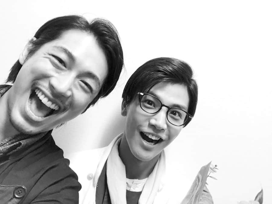 岩田剛典さんのインスタグラム写真 - (岩田剛典Instagram)「月9『シャーロック』 最後まで見届けてくださりありがとうございました🕵🏻‍♂️👨🏻‍⚕️✨ @tfjok  @sherlock_cx  #誉獅子雄  #若宮潤一  #シャーロック  #ご視聴ありがとうございました #製作陣の素晴らしいチームワークに👏🏻👏🏻👏🏻 #メリーモリアガリmas」12月24日 0時02分 - takanori_iwata_official