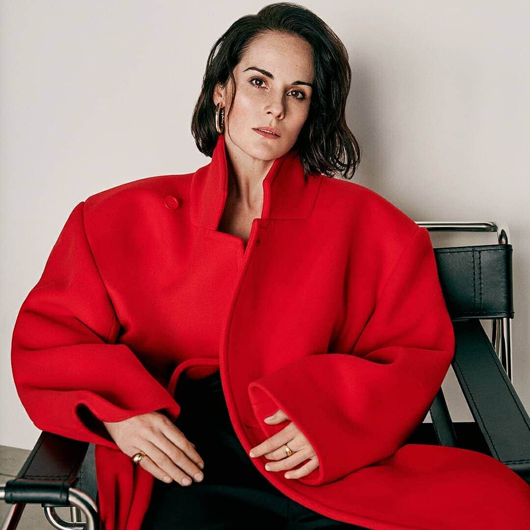 PORTER magazineさんのインスタグラム写真 - (PORTER magazineInstagram)「Modeling the season’s chicest evening pieces, Michelle Dockery (@theladydockers) talks to PORTER about embracing a golden age of opportunities for female actors and why working on #GuyRitchie's all-star new movie @TheGentlemen, was a dream come true. 📸: @wardivanrafik, Styling: @michelle_jank」12月24日 0時07分 - portermagazine