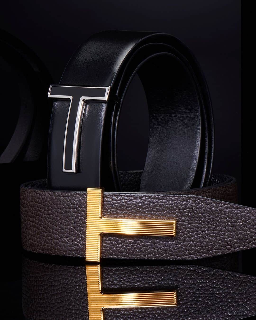 トムフォードさんのインスタグラム写真 - (トムフォードInstagram)「Classic TOM FORD belts with updated ‘T’ hardware. #TOMFORD」12月24日 0時16分 - tomford