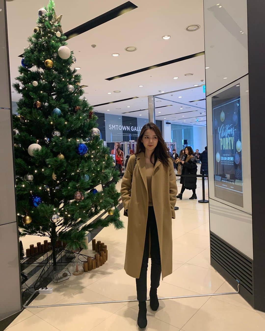 ヒョウン さんのインスタグラム写真 - (ヒョウン Instagram)「:)(:」12月24日 0時10分 - hyonile_e