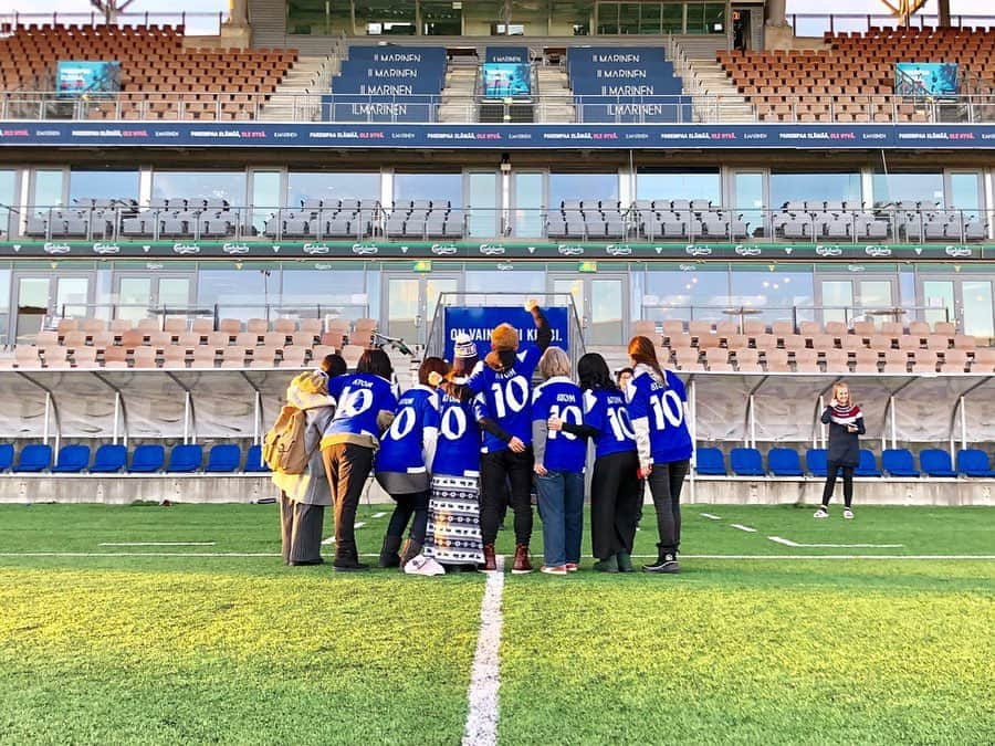 田中亜土夢さんのインスタグラム写真 - (田中亜土夢Instagram)「田中亜土夢プロデュース ”フィンランド5日間“ HJKヘルシンキ　スタジアム見学ツアー  saunaに入りながら試合観戦できます！ The フィンランド🇫🇮 @hjkhelsinki  @akiriihilahti  Kiitos🙏🙏🙏 #HJK #HJKヘルシンキ #hjkhelsinki  #ヘルシンキ #telia5gareena  #veikkausliiga  #フィンランド #finland  #Helsinki #サウナ #sauna #saunner #サウナー #ttne @finntour  @finnairjapan  #フィンツアー #フィンエアー #finntour  #finnair」12月24日 0時21分 - atom_tanaka_official