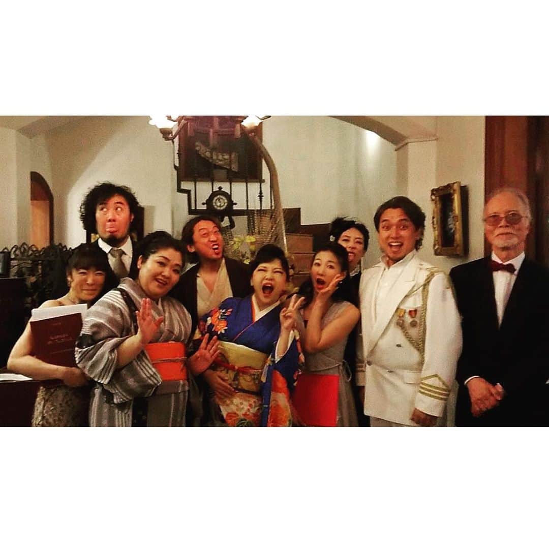 島津久美子さんのインスタグラム写真 - (島津久美子Instagram)「今年も残すところあと1週間‼︎* 時の流れがはやすぎます。。 * 今年はオペラや芸術に触れる機会も多くて嬉しかったです♪ * アナウンサーでありながらも大好きな音楽やオペラ、クラシック、声楽、舞台に関わることもできていて幸せです🎤♫🎼🎀💕* #オペラ #アナウンサー #クラシック #声楽 #オペラコンサート #アイーダ #蝶々夫人 #こうもり #椿姫　#クリスマスコンサート #ドレスコーデ #女子アナ #赤ドレス #世界のオペラ歌手 #藤田卓也 #羽山弘子 #野田ヒロ子 #尊敬する方々 #先生方 #プリマドンナ #mc #stage #stagemc #navigator #newscaster #opera #dresscode #classicalmusic #lovemusic #katespadenewyork」12月24日 0時27分 - kumiko_shimazu