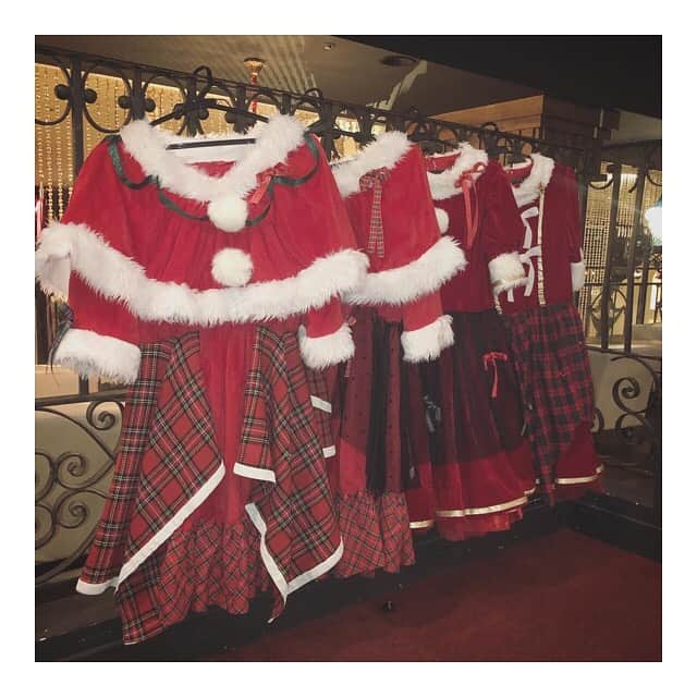 江嶋綾恵梨さんのインスタグラム写真 - (江嶋綾恵梨Instagram)「リメイク衣装🎅🏻🎁」12月24日 0時54分 - aeringoooo