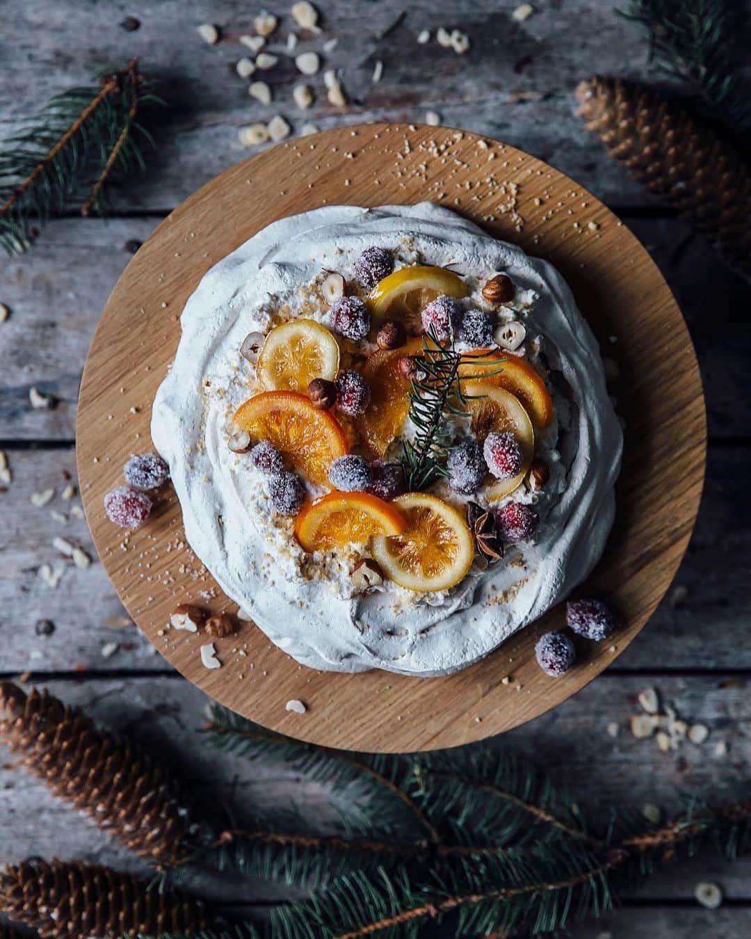 Our Food Storiesさんのインスタグラム写真 - (Our Food StoriesInstagram)「Another favorite Christmas dessert of ours is this delicious Christmas pavlova 😋🎄 Get the recipe on the blog, link is in profile. #ourfoodstories  ____ #christmaspavlova #christmasrecipes #christmasbaking #glutenfreerecipes #glutenfri #glutenfrei #glutenfreeeats #huffposttaste #fellowmag #simplejoys #germanfoodblogger #foodstylist #foodphotographer」12月24日 0時58分 - _foodstories_