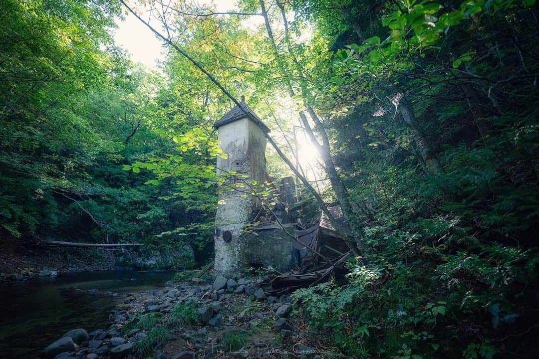 啝 （わ）さんのインスタグラム写真 - (啝 （わ）Instagram)「Impermanence 𓆲 𓆲 𓆲 #廃墟 #Abandoned #AbandoniG #allabandoned #abandonedworld #Abandonedafterdark #abandoned_addiction #abandoned_greece #abandon_seekers_ #Abandoned_Excellence #abandonedcentral #beAlpha #discarded_butnot_forgotten #DECAY_iLLife #desertedplaces #ethereal_moods #grime_nation #grime_reapers #GoTrespassing #ig_urbex #Itsabandoned #KINGS_ABANDONED #renegade_abandoned #sombrexplore #urbex_supreme #urbex_regards #urbexplaces #urbex_disciple #urbex_utopia  #japan_urbex」12月24日 1時14分 - neji_maki_dori