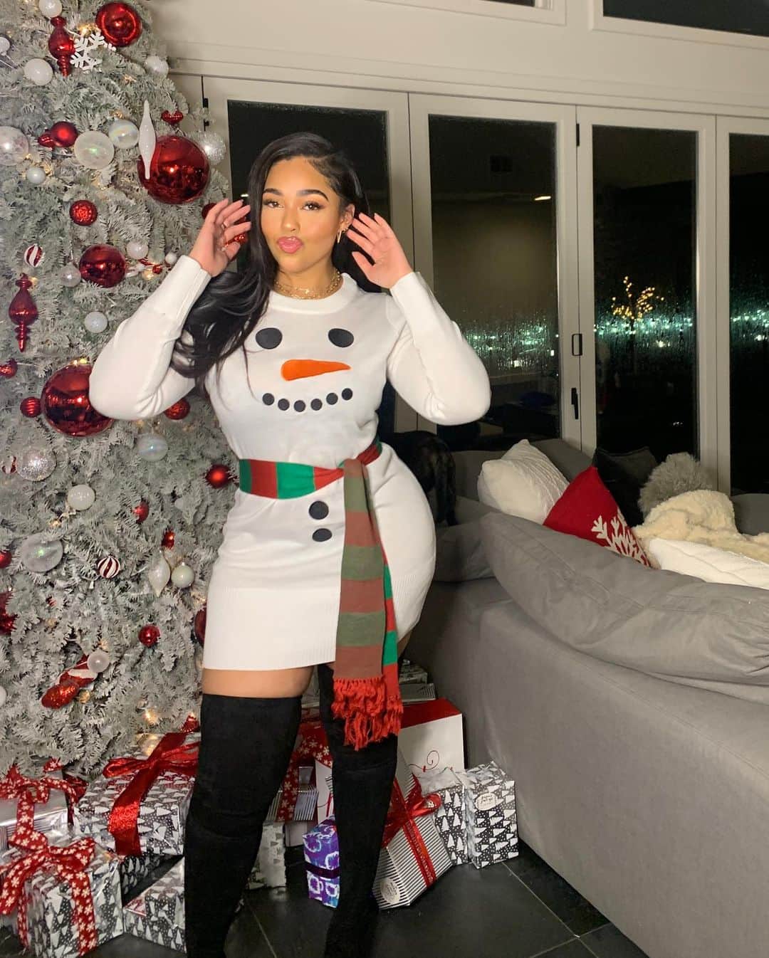 ジョーディン・ウッズさんのインスタグラム写真 - (ジョーディン・ウッズInstagram)「frostyyy is shoook ♥️」12月23日 16時43分 - jordynwoods