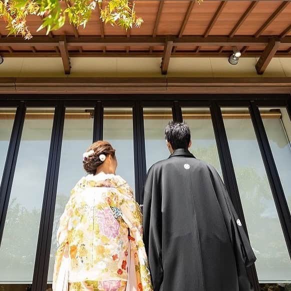 KIYOMIZU京都東山 公式さんのインスタグラム写真 - (KIYOMIZU京都東山 公式Instagram)「@kiyomizu_kyoto_higashiyama をフォローして、 『#kiyomizu京都東山』 『#kiyomizu花嫁』 『#スタイルズ花嫁』 をつけて投稿してくださいね＊ . ［#和装フォト］ 青い空の下で伝統的な和装のお写真◎ 自然の緑が美しい京都ならではのお写真で 色褪せない思い出を作りませんか？* . ---------------------- . ▼ブライダルフェアの予約は インスタのTOPからcheck⚐ ＞＞＞ @kiyomizu_kyoto_higashiyama . #スタイルズ花嫁 #dress #kyoto #kiyomizu #wedding #weddingdress #ウェディングドレス #ウェディングレポ #チャペル #ブライダルフェア #プレ花嫁 #卒花 #披露宴 #日本中のプレ花嫁さんと繋がりたい #結婚式 #結婚式場 #結婚式準備 #京都 #京都花嫁#関西花嫁  #marryxoxo #Dressy花嫁 #maricuru #maricuru卒花アンバサダー #和装 #和装フォト」12月23日 16時49分 - kiyomizu_kyoto_higashiyama