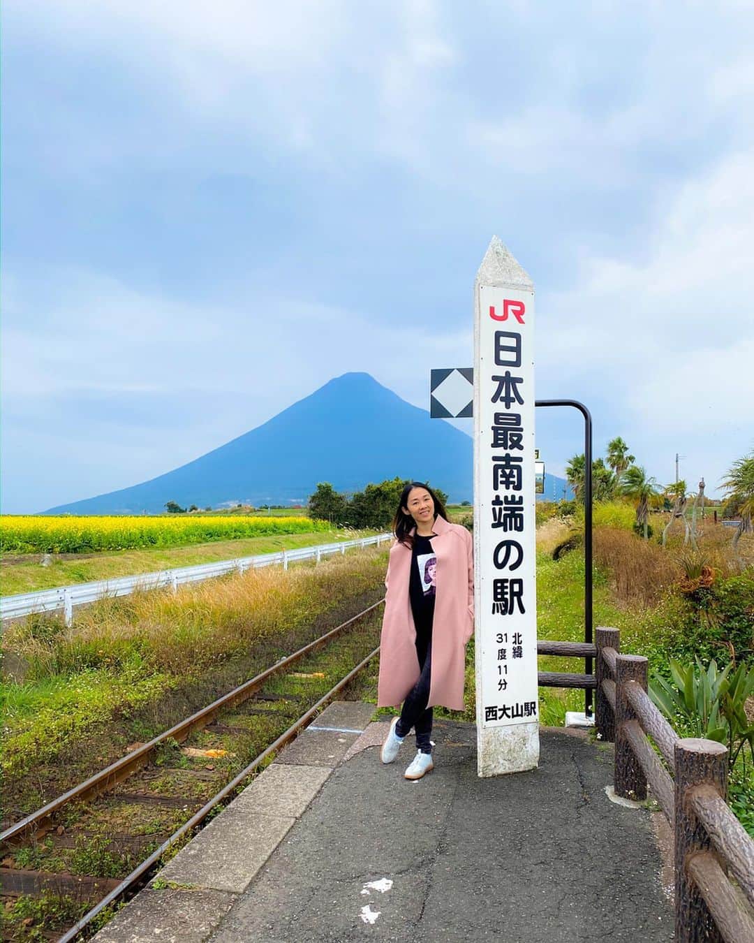 Little Miss Bento・Shirley シャリーさんのインスタグラム写真 - (Little Miss Bento・Shirley シャリーInstagram)「Kagoshima Day 3: Arrived at  #西大山駅 Nishi-Ōyama-eki - a well known railway station on the Ibusuki Makurazaki Line.  A popular photo spot for its view, the one and only yellow postbox at this southernmost train station of Japan Railways.  If you are lucky enough, you might catch the old school style train; timings are fairly apart and irregular so best to check beforehand if you are determined to see the 🚂. . 📍 Ibusuki, Kagoshima Japan 🇯🇵 #kagoshima #visitjapan #ilovejapan #onlyinjapan #littlemissbento #travelogue #nishioyama #ibusuki #指宿市 #鹿児島 #日本最南端の駅」12月23日 16時49分 - littlemissbento