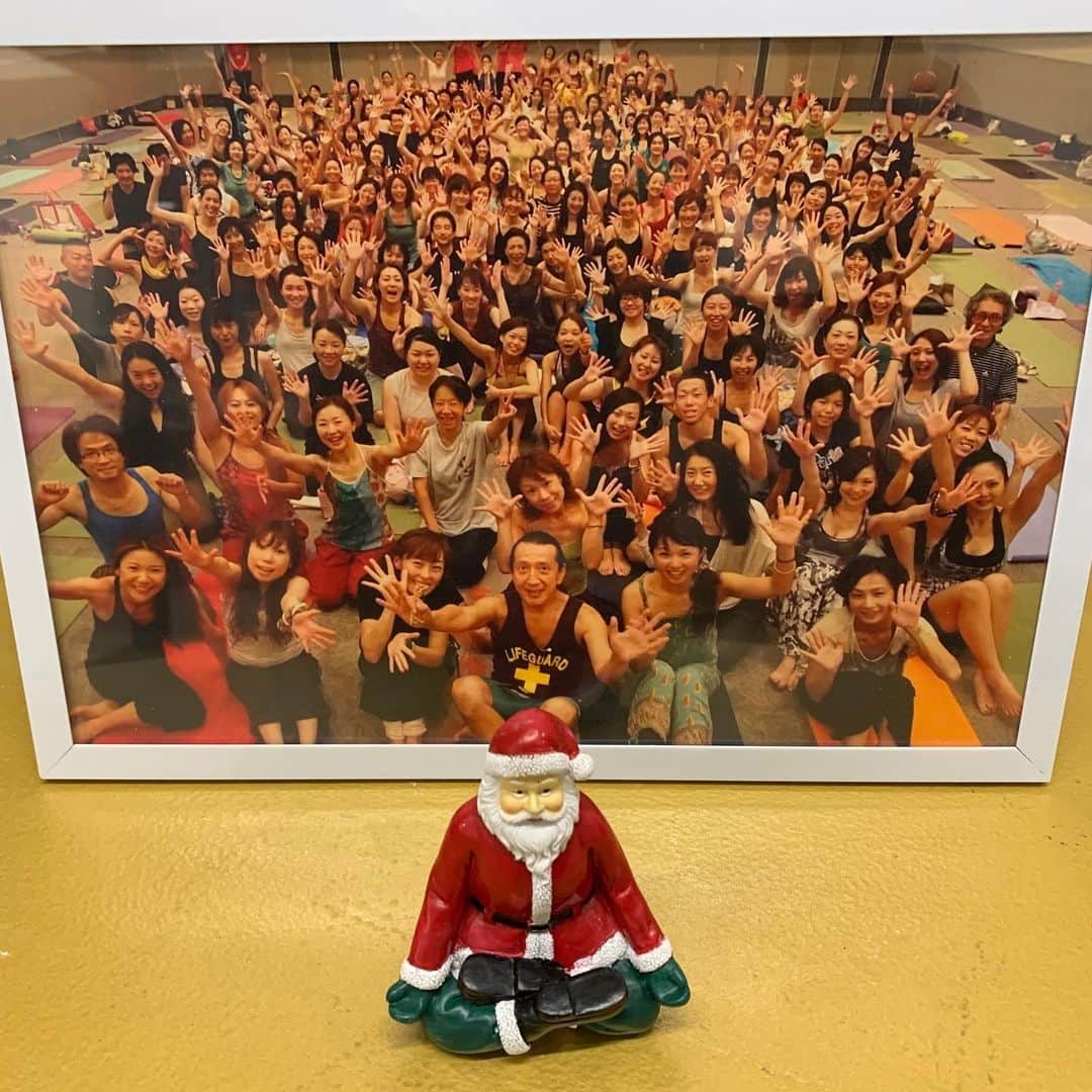 Ken Harakumaさんのインスタグラム写真 - (Ken HarakumaInstagram)「IYCよりMarry Christmas！ @international_yoga_center  @internationalyogacenter  #iycjinbocho #クリスマス」12月23日 17時21分 - kenharakuma
