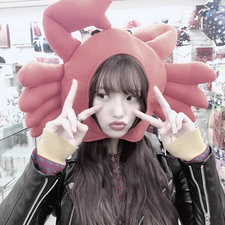 木本花音のインスタグラム：「🦀🦀🦀 #蟹 #カニ #かに #셀카 #셀스타그램 #데일리 #얼스타그램 #daily」