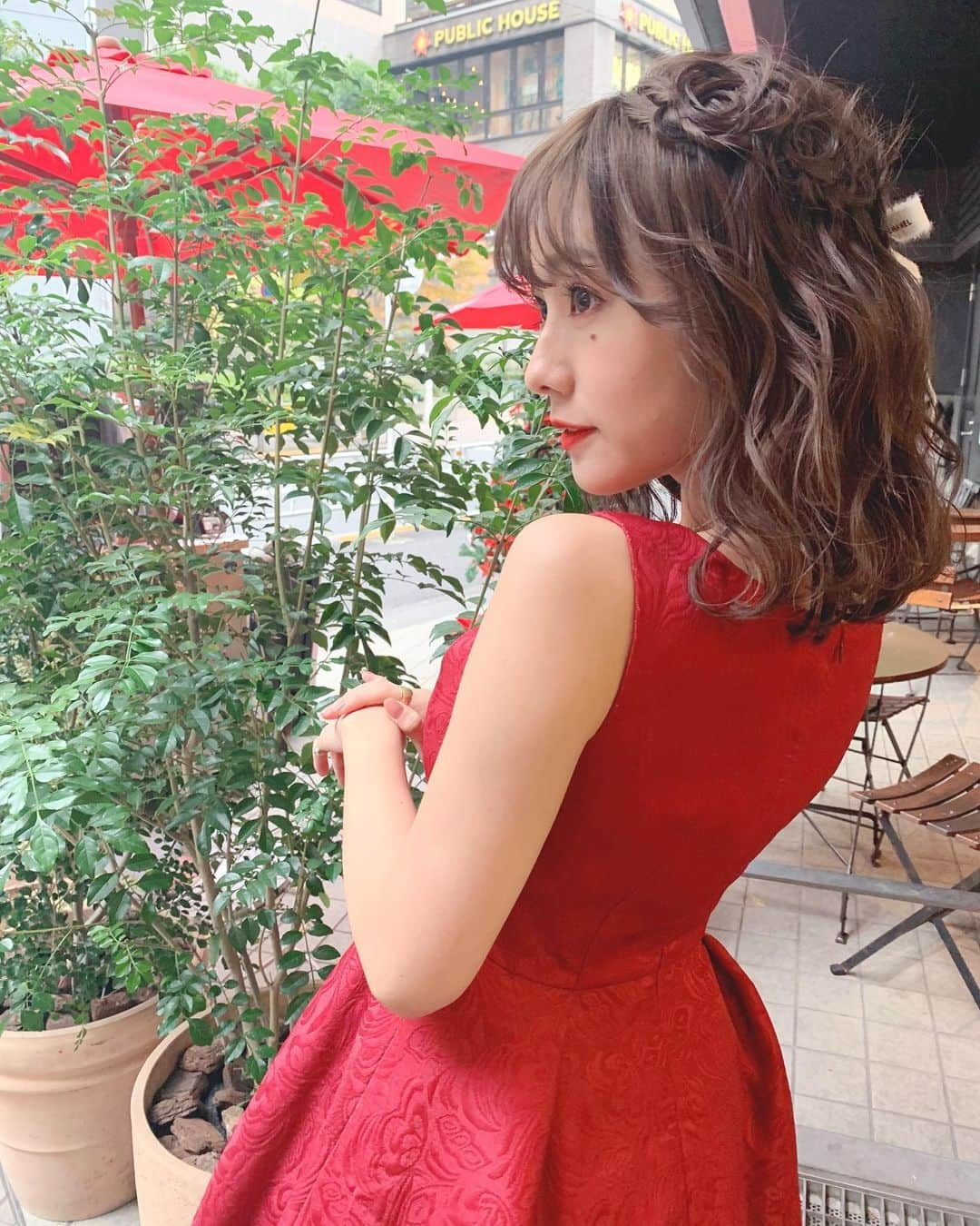 前田希美（まえのん）さんのインスタグラム写真 - (前田希美（まえのん）Instagram)「夏から続けて通わせて頂いている レジーナさんで今年最後の脱毛に行って来ました。  クリスマスイベントで ドレスを着たのですが 通い続けているおかげで 自信を持って着れました♡  来年もしっかりと通い続けたいと思います。  #レジーナクリニック #レジクリ #医療脱⽑ #PR」12月23日 17時35分 - maeda_nozomi