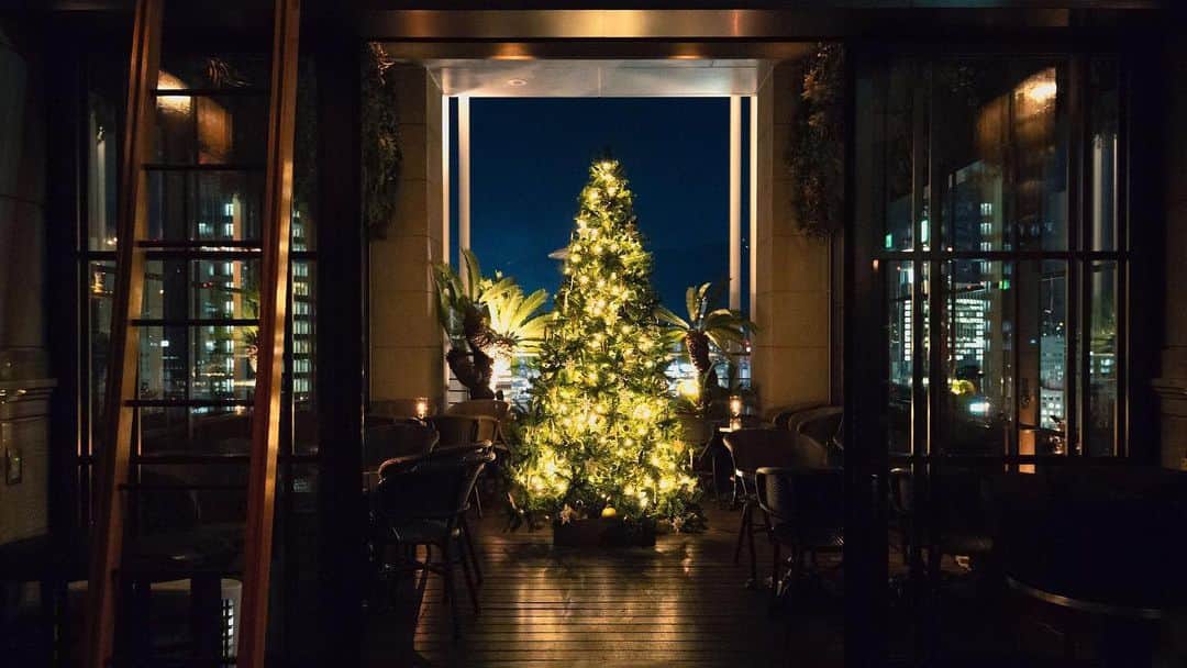 のインスタグラム：「. ORIENTAL HOTELでは本日から3日間、クリスマスのディナーコースをご用意しております。 Its that time of year, and there is no better place to be than Kobe. _ #xmasinkobe #クリスマス #ohk_xmas #神戸 #omotenashihotels #orientalhotelkobe #orientalhotel #オリエンタルホテル #オリエンタルホテル旧居留地 #旧居留地」