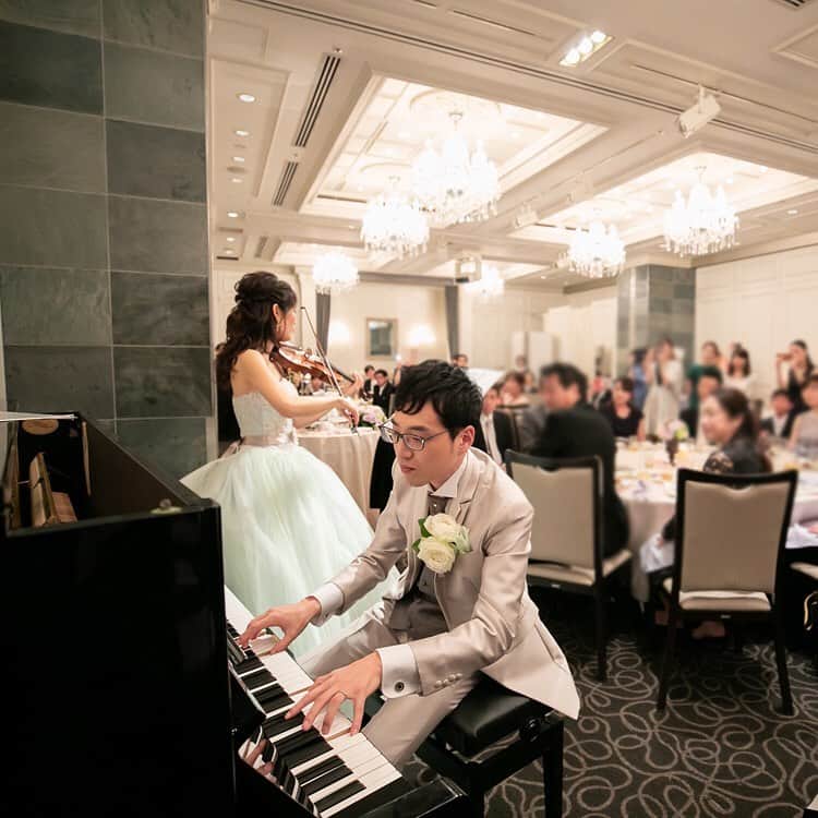 ホテルモントレウェディング【公式】 のインスタグラム：「♥ #montereyweddingstories2019 ￣￣￣￣￣￣￣￣￣￣￣￣￣￣￣￣ ＊＊＊23p／30p＊＊＊ . わたしたちからもみんなへ 感謝の気持ちを込めて。 . みんなが真剣に聴いてくれて 本当にうれしかった。ありがとう。 . @montereyweddingをフォローして 『 #モントレ花嫁 』『 #ホテルモントレ』の タグをつけて投稿してくださいね＊*. . ◆ホテルモントレ公式HPはこちら* https://www.monterey-wedding.jp . #モントレ #モントレ花婿 #プレ花嫁 #卒花 #marry花嫁 #dressy花嫁 #farnyレポ #プラコレ ﻿#maricuru #dressy花嫁 #日本中のプレ花嫁さんと繋がりたい #ウエディングニュース #flower #ウェディングドレス #dress #結婚式 #披露宴 #結婚式場 #2019年秋婚 #2019年冬婚 #2020年春婚 #2020年夏婚」