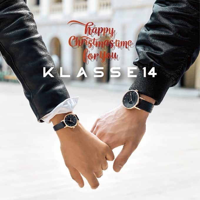 のインスタグラム：「「KLASSE14」メンズ¥27,000+tax レディス¥25,000 +tax  Xmasプレゼントにおすすめ、洗練された美しいデザイン、さりげなく存在感を放つ立体的なフォルムが人気のクラスフォーティーン。小ぶりのオクトシリーズのバリエーションが増えて、選択肢が広がりました。 ・ 二人の記念日にお揃いの腕時計を。一緒の時も離れている時も、いつも身に着ける腕時計が二人の時間を繋ぎます。 #klasse14 #クラス14  #クラスフォーティーン  #pairwatch  #ペアウォッチ #お揃い #お揃いの時計  #おそろいの時計 #おそろいコーデ #お揃いコーデ #お揃い #おそろい #おそろ #記念日プレゼント時計 #誕生日プレゼント時計 #二人の記念日 #tictac #watch #時計 #腕時計 #恋に効く腕時計 #クリスマスプレゼント時計」
