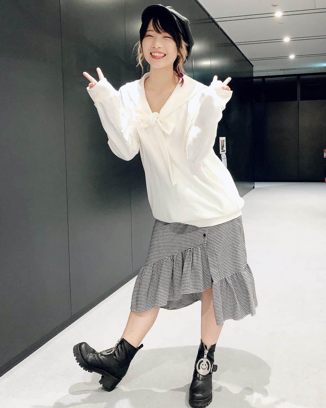 朝日奈丸佳さんのインスタグラム写真 - (朝日奈丸佳Instagram)「ぴーすぴーす  #marucode  #私服」12月23日 17時38分 - madoka_maru_hina