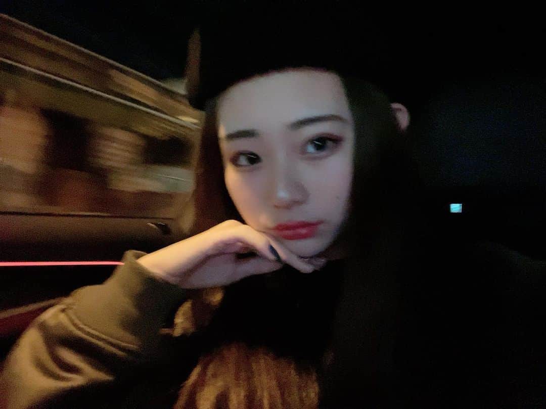 かれんのインスタグラム：「ニット帽❤︎」